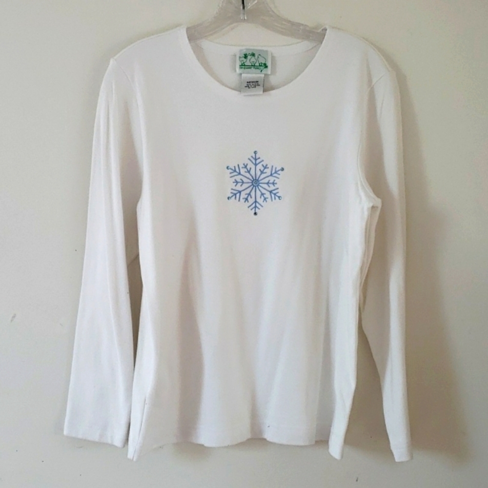 Quacker Factory Women's White Long Sleeve Shirt Blue Snowflake Design, Sz M